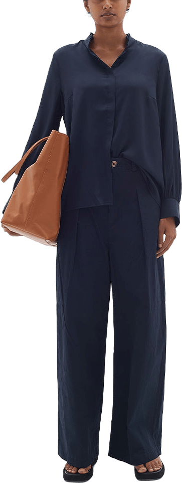 NixieIW Shirt, från Inwear, i färgen Marine Blue.