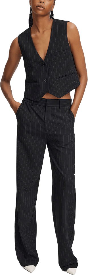 JoelleGZ Pinstripe Pants, från Gestuz, i färgen Black Pinstripe.