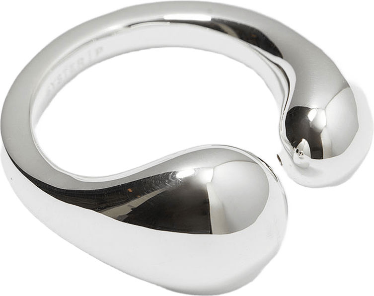 Bolded Drops Ring Silver, från Syster P, i färgen Silver.