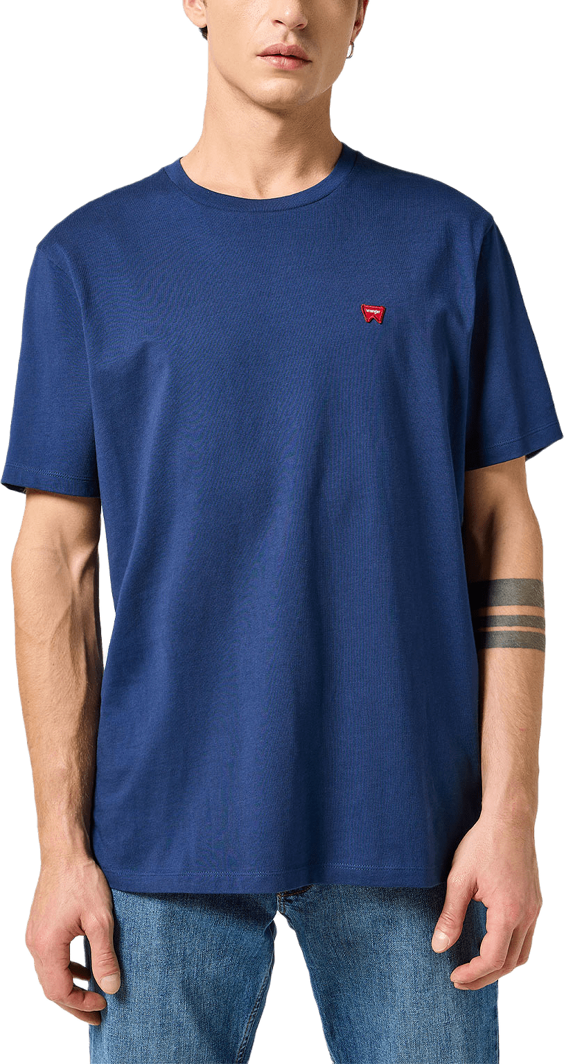 Sign Off Tee, från Wrangler, i färgen Navy.