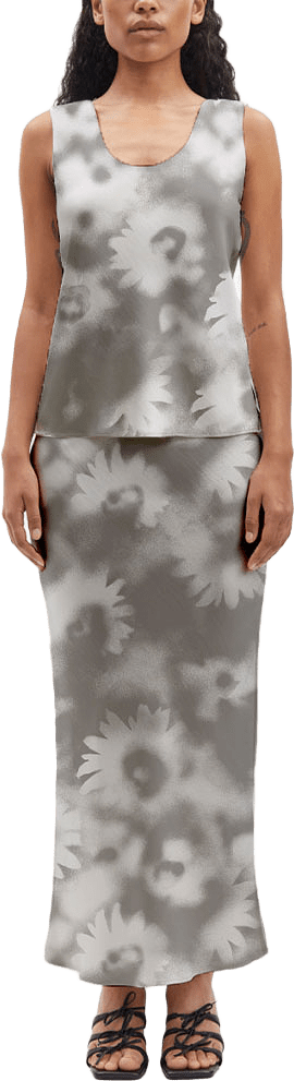 Saagneta long skirt 12956, från SAMSOE SAMSOE, i färgen Aster Steeple Gray.