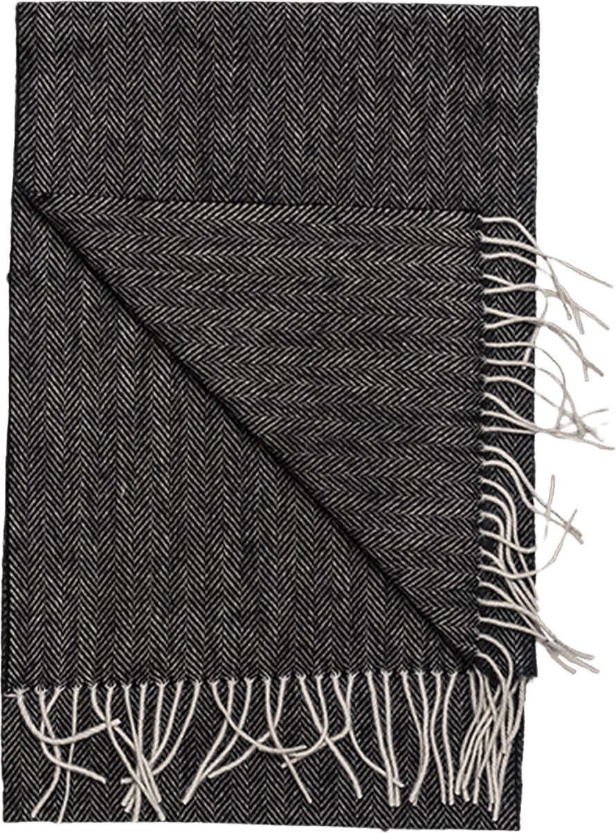 Winter Scarf, från Amanda Christensen, i färgen Black.