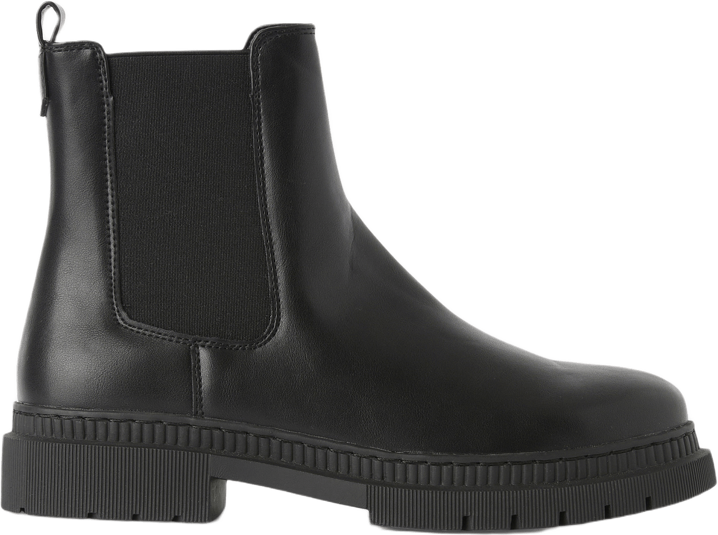 Chelsea boots i imitationsläder, från Carin Wester, i färgen Black.
