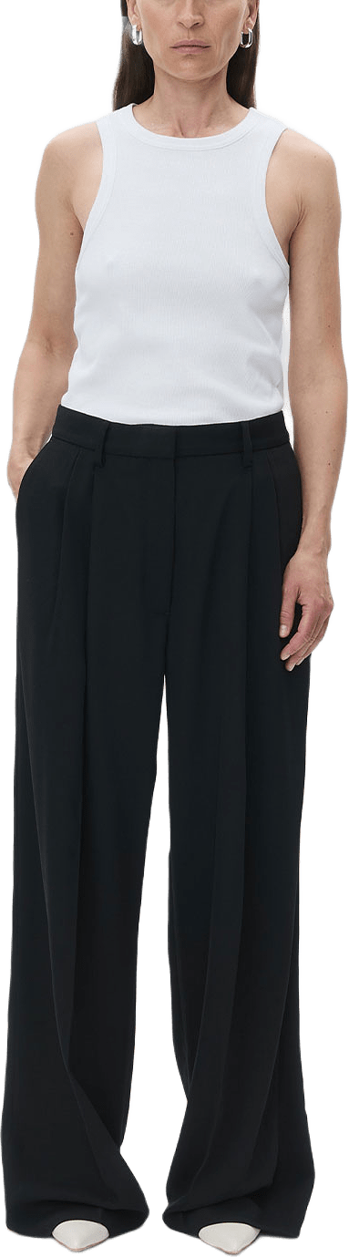 Enzo Trousers - Classic Gabardine, från DAY Birger et Mikkelsen, i färgen Black.