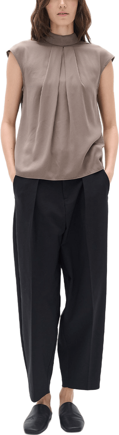 Nixieiw Top, från Inwear, i färgen Sandy Grey.