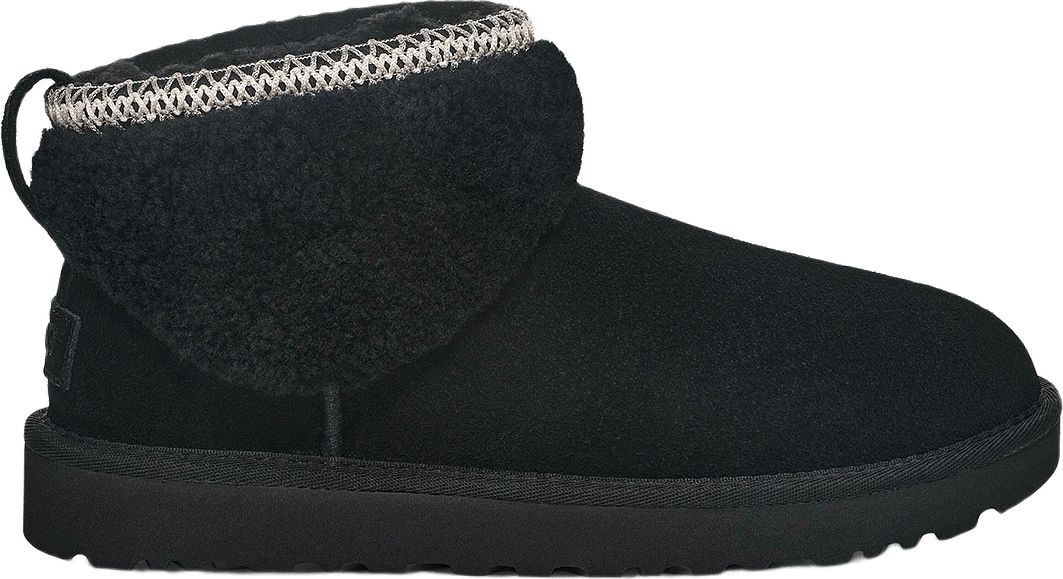 Classic Ultra Mini Maxi Curly, från Ugg, i färgen Black.