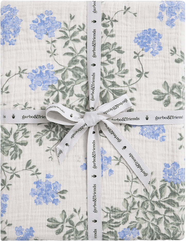 Muslin Dra-På-Lakan 180x200 cm, från Garbo&Friends, i färgen Plumbago.