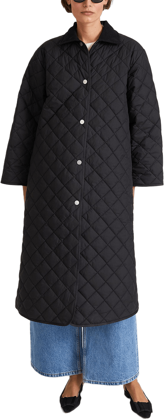 Hilda Coat, från Stylein, i färgen Black.