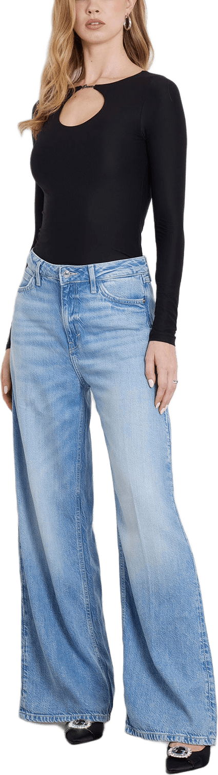 Ls Amira Logo Placke Shirt, från Guess, i färgen Jet Black A996.