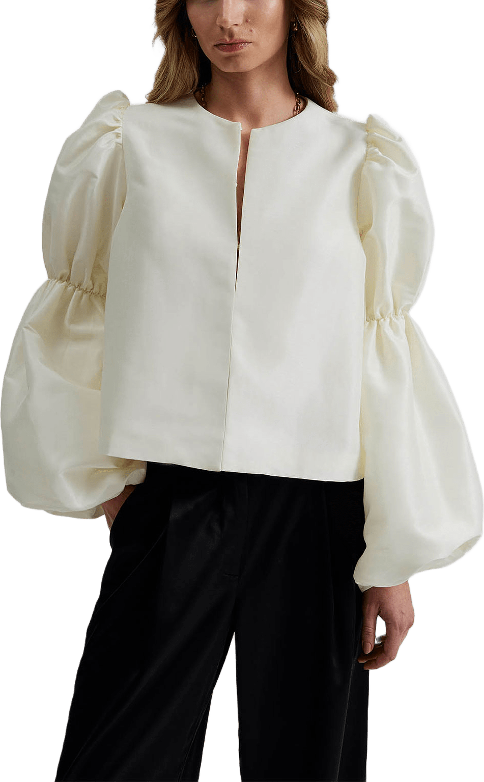 Zoey Blouse, från Malina, i färgen Vanilla.