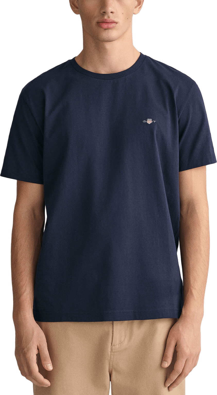 Regular Fit Shield T-Shirt, från GANT, i färgen Evening Blue.