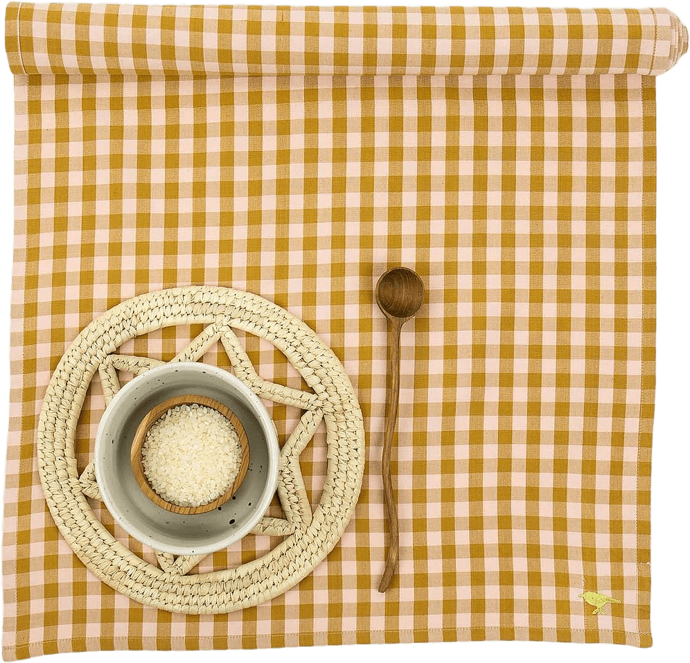 MARIA Bordslöpare, från A World of Craft, i färgen Rosa/Senap.