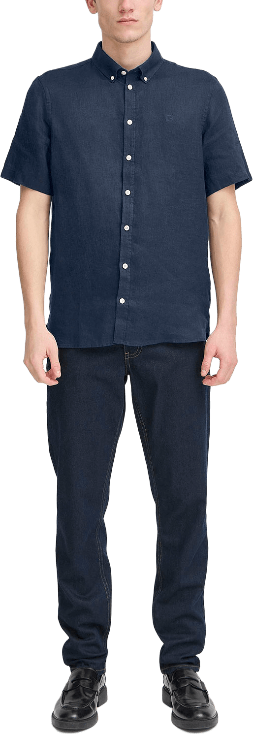 CFANTON 0071 SS 100% linen shirt Shirt, från Casual Friday, i färgen Navy Blazer.