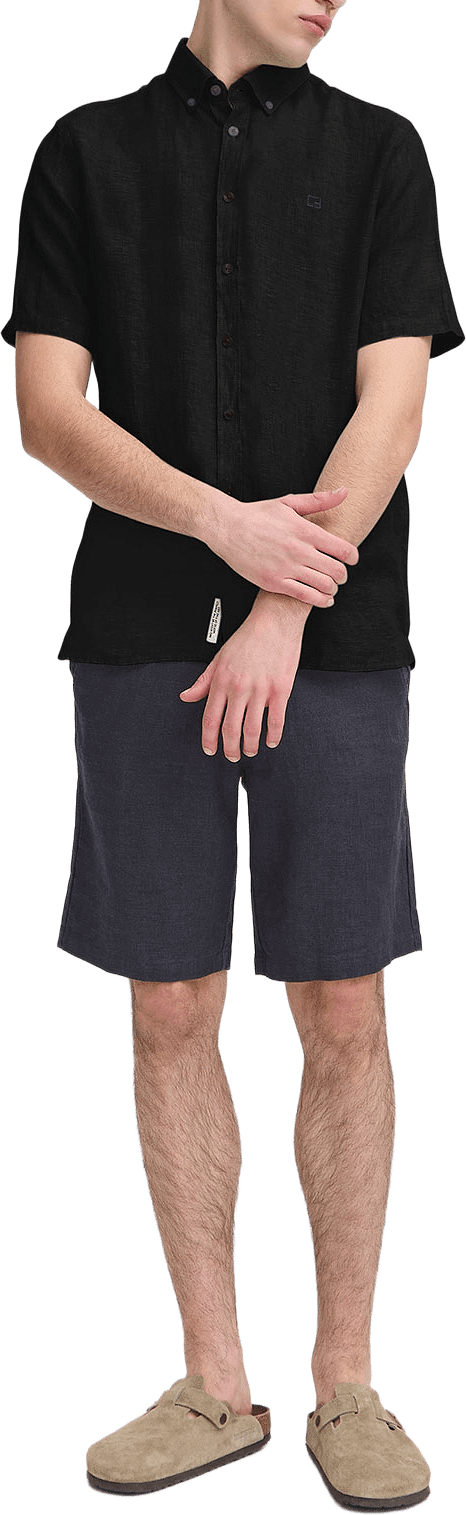 CFANTON 0071 SS 100% linen shirt Shirt, från Casual Friday, i färgen Black Beauty.