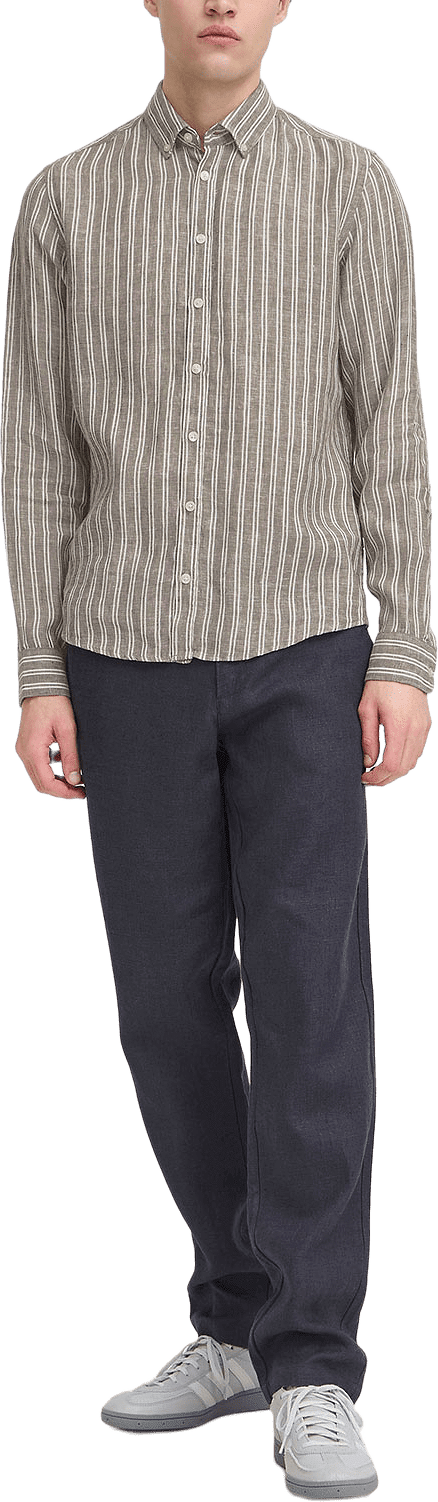 CFDALLAS LS BD striped 100% linen s Shirt, från Casual Friday, i färgen Wren.