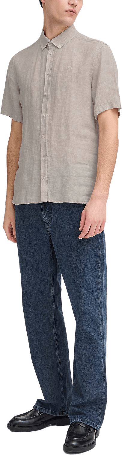 CFANTON 0071 SS 100% linen shirt Shirt, från Casual Friday, i färgen Chateau Gray.
