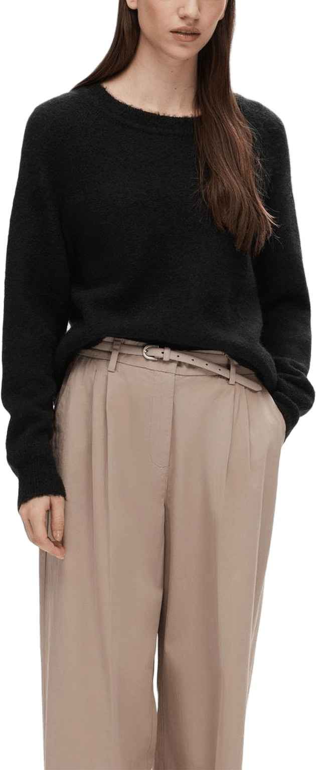 Lulu Ls Knit O-neck, från Selected Femme, i färgen Black.