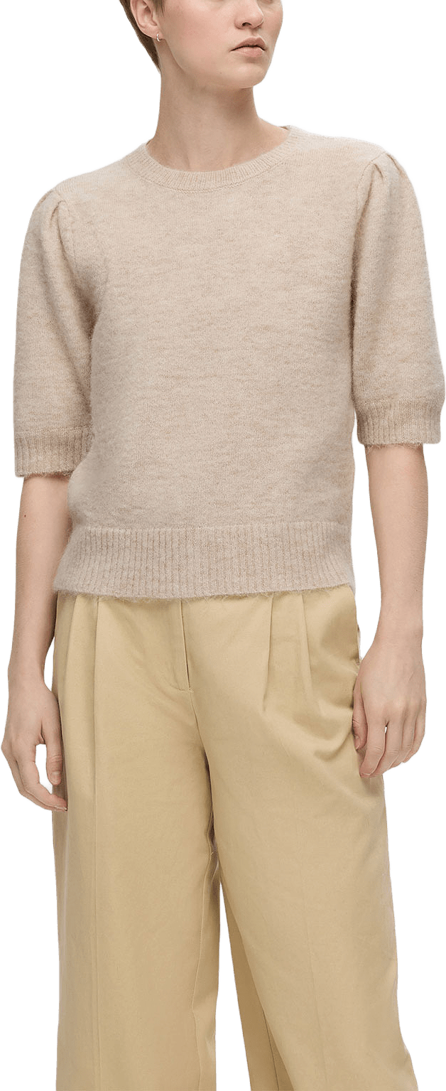 Slflulu Ss Open Back Knit O-Neck, från Selected Femme, i färgen Birch Melange.