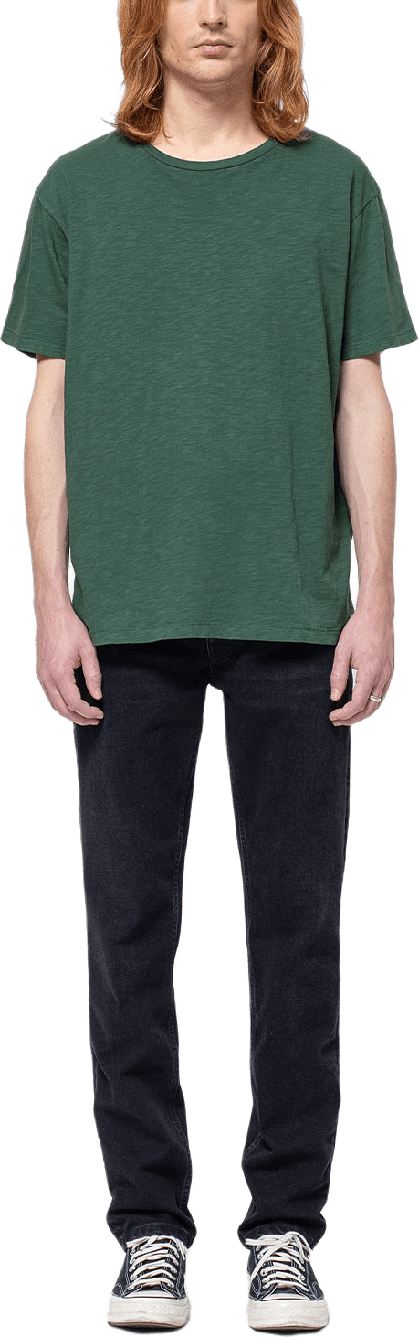 Solid Ollie, från Nudie Jeans, i färgen Black.