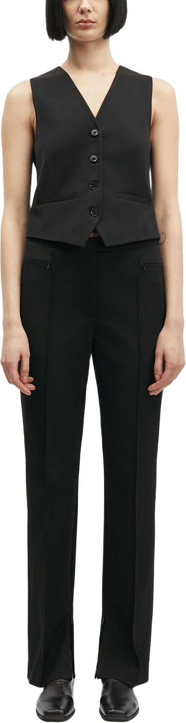 Saloti Trousers 15496, från SAMSOE SAMSOE, i färgen Black.