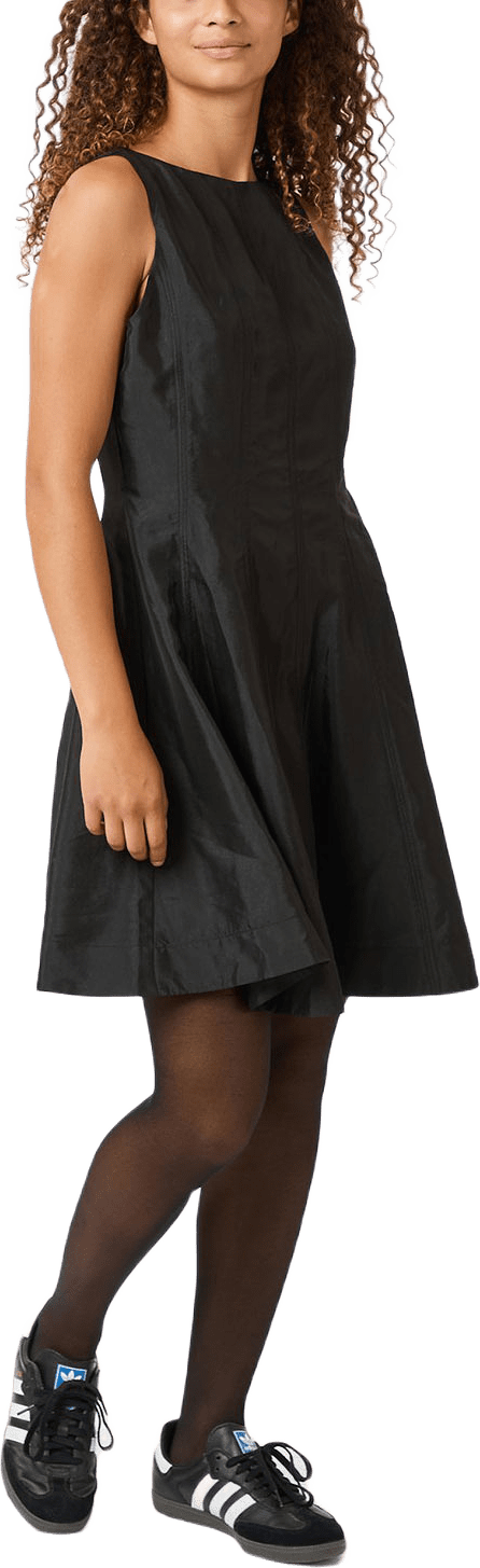 Aureta Dress, från Neo Noir, i färgen Black.