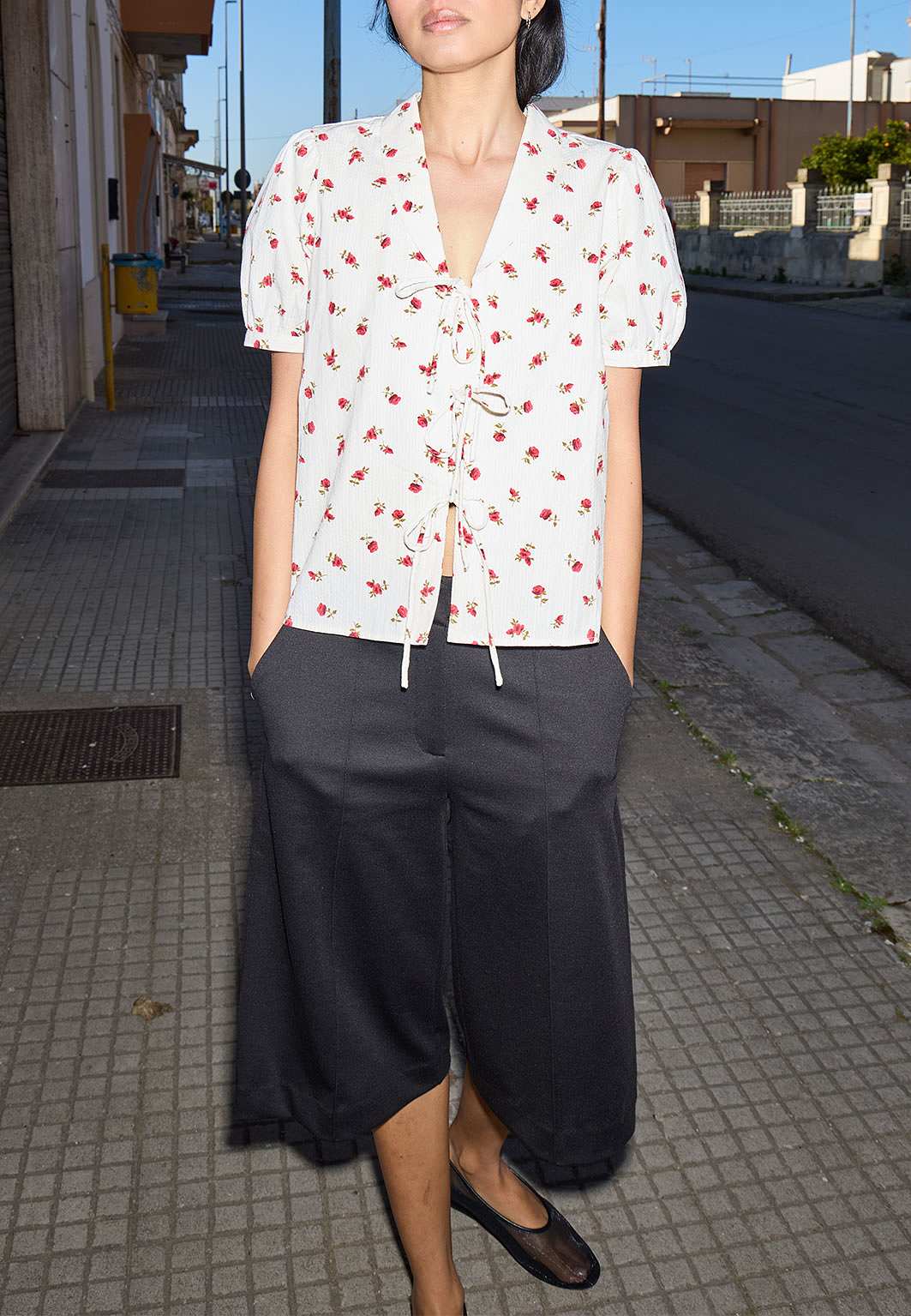 IHKATE BERMUDA SHO; Ichi Shorts, från ICHI, i färgen Black.