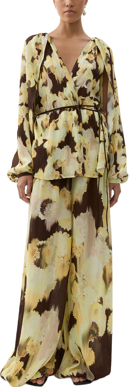 Bee Blurry Silk Blouse, från Rodebjer, i färgen Blurry Flower Brown.