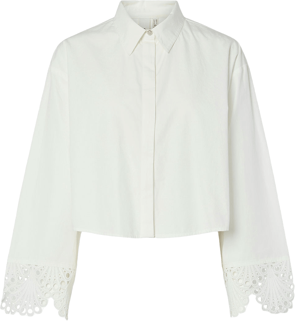 Yastrinity Ls Short Shirt S., från Y.A.S, i färgen Star White.