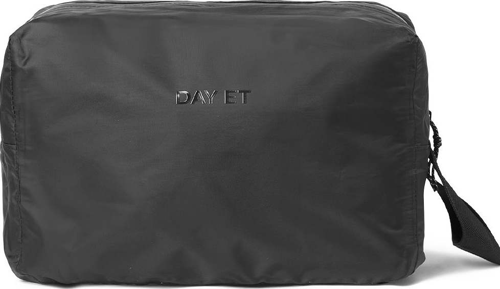 Day RE-No Rain Washbag M, från DAY ET, i färgen Black.
