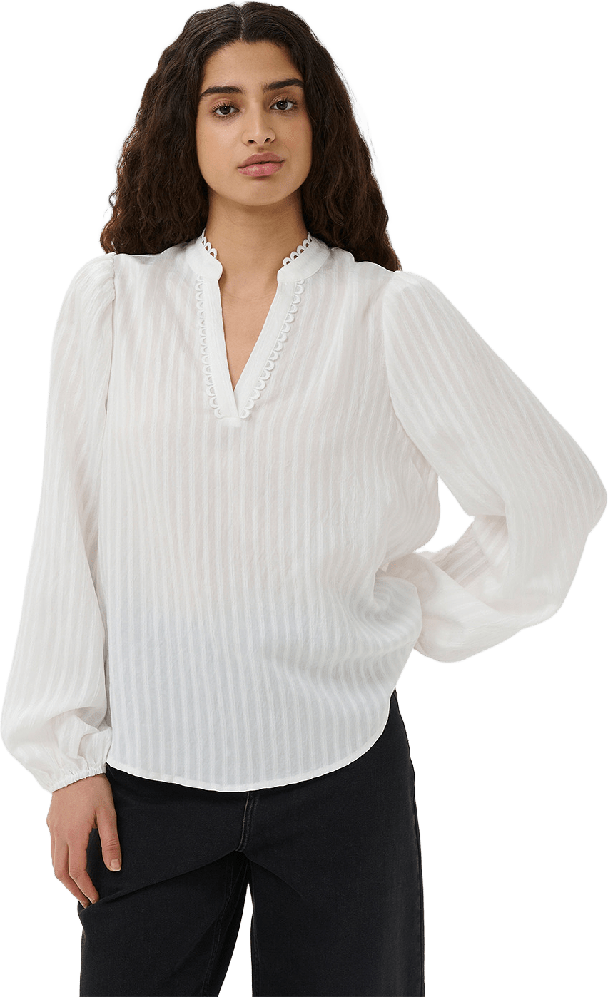 Derma Shirt, från Inwear, i färgen Whisper White.