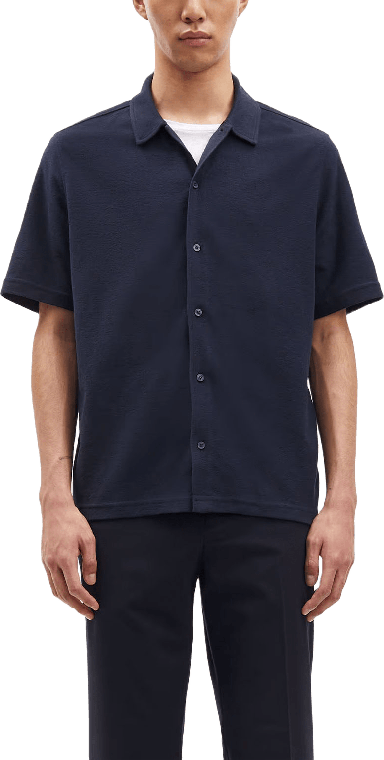 KVISTBRO SHIRT 11600, från SAMSOE SAMSOE, i färgen Salute.