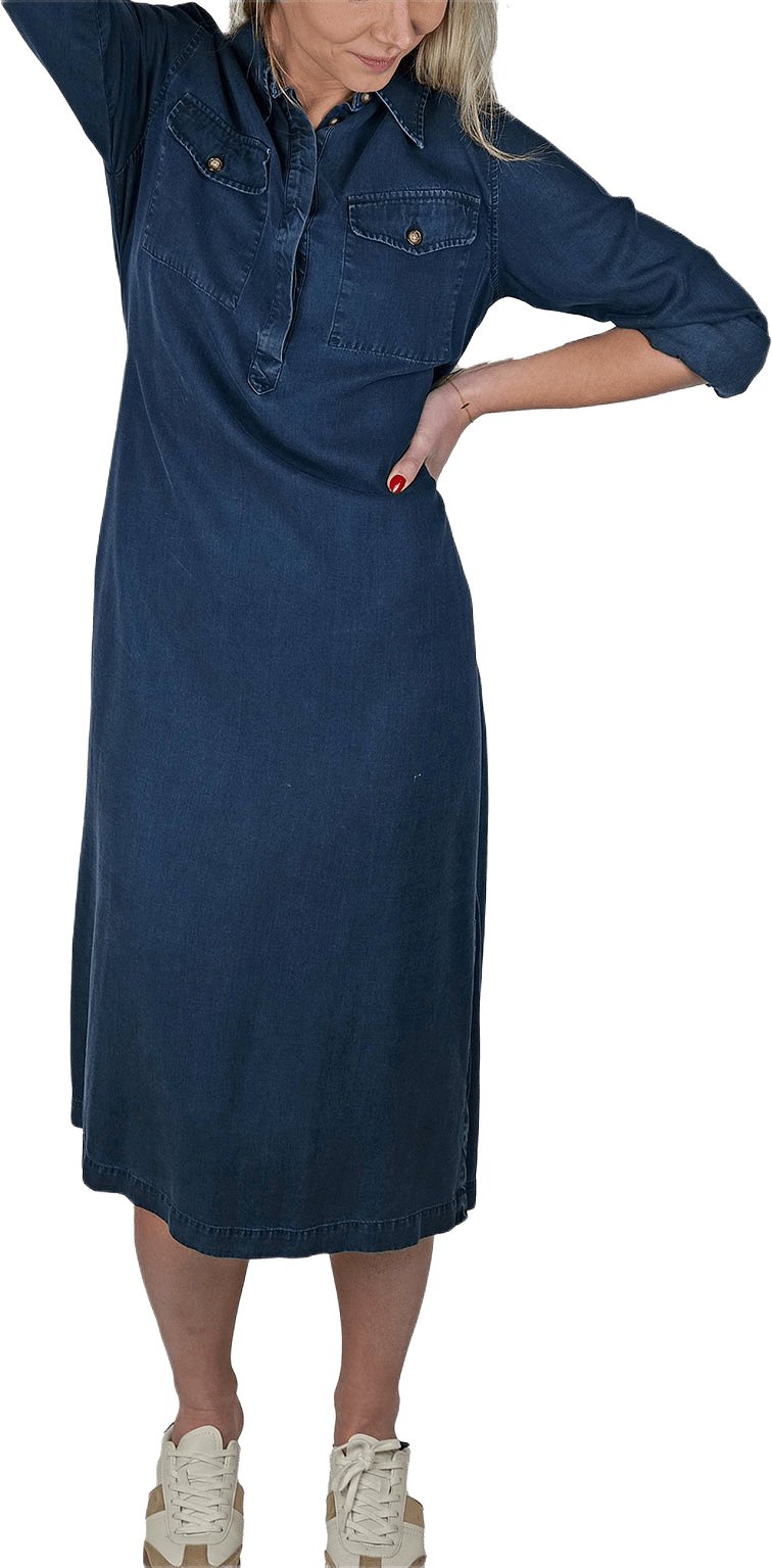 Ljungskär Tencelklänning, från Boomerang, i färgen Night Sky.