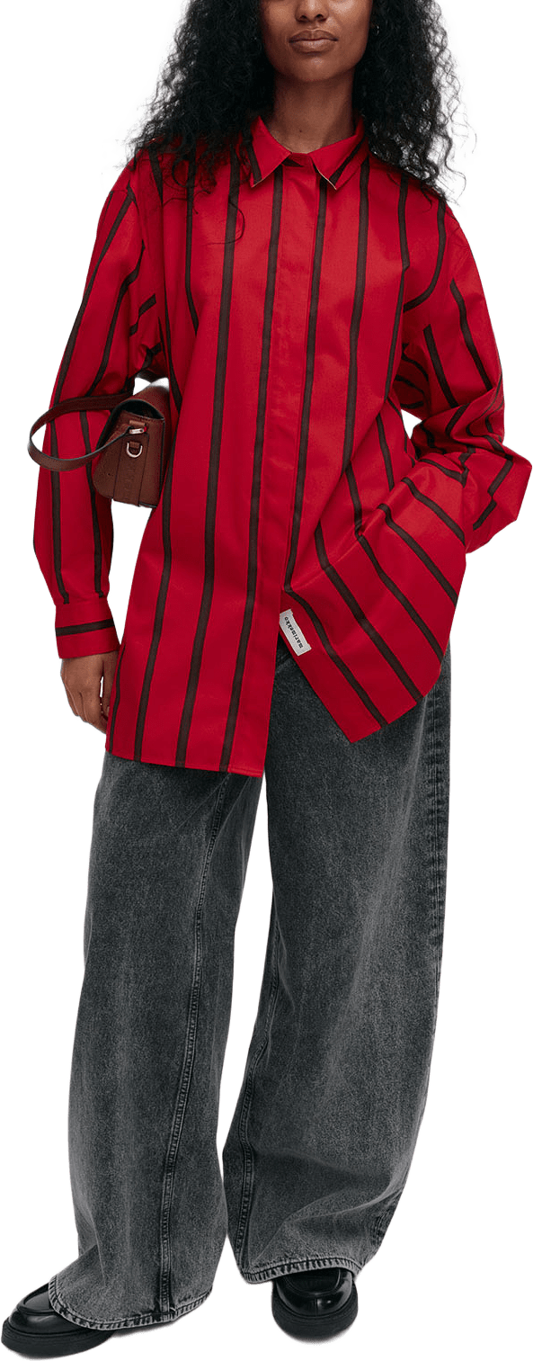 Ruoste Puhveli, från Marimekko, i färgen Red, Dark Brown.