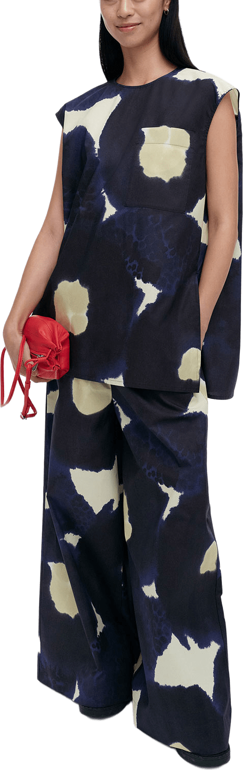 Kaksin Kehäkukka, från Marimekko, i färgen Dark Blue, Light Yellow.