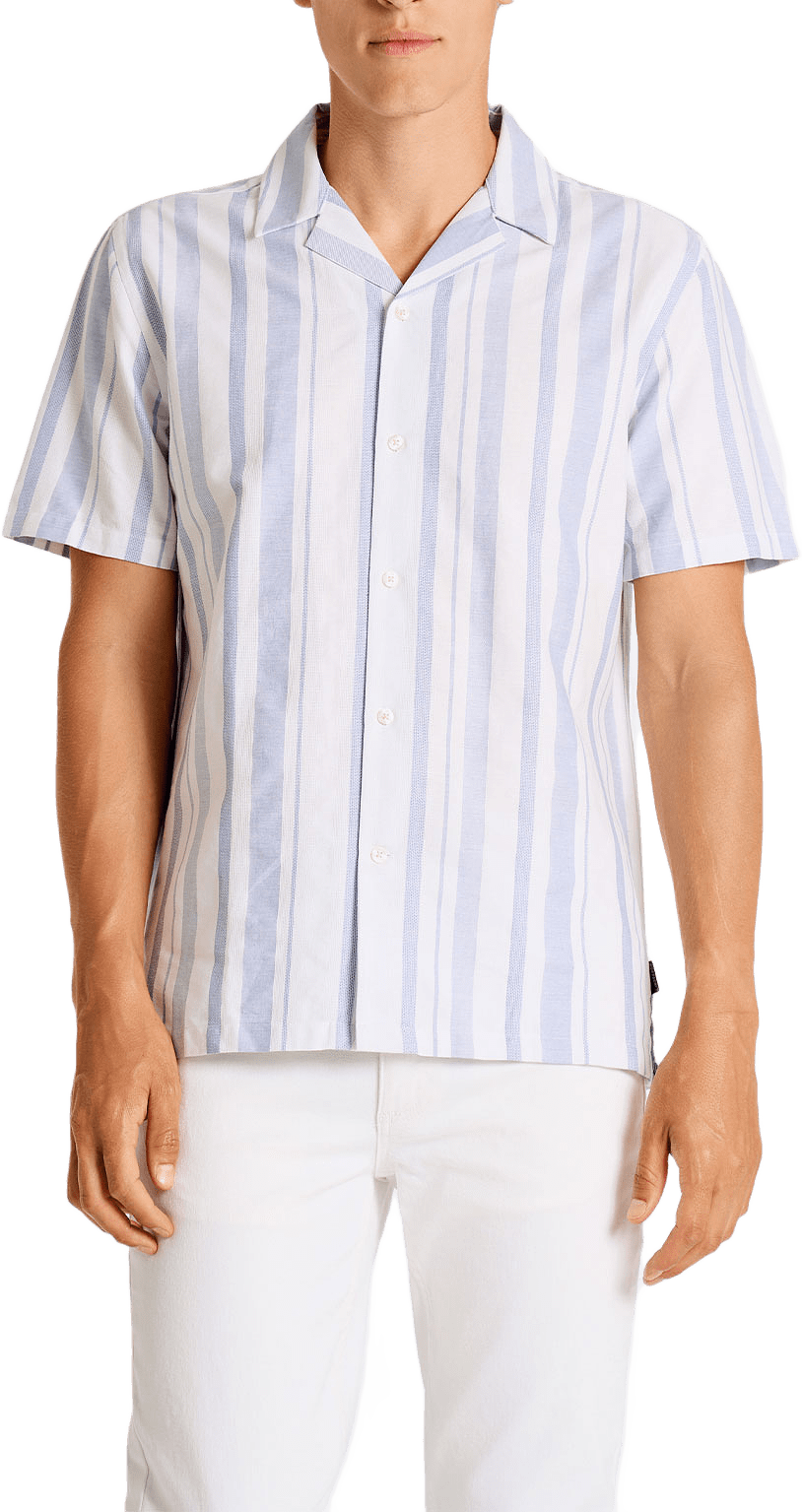 Structure Stripe S/S Resort, från Lindbergh, i färgen Lt Blue.