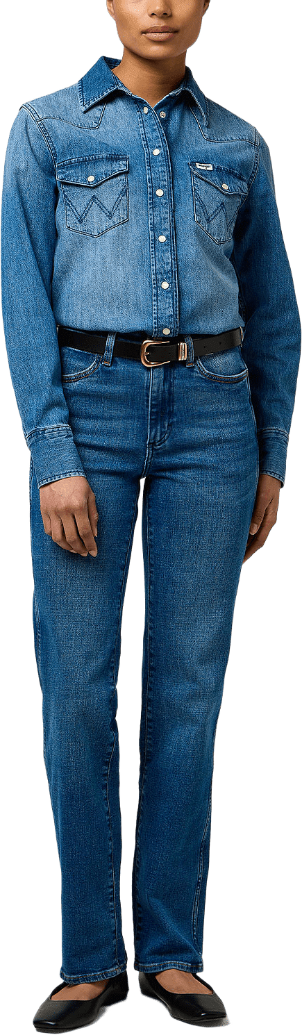 Straight Jeans, från Wrangler, i färgen Cowboy Crest.