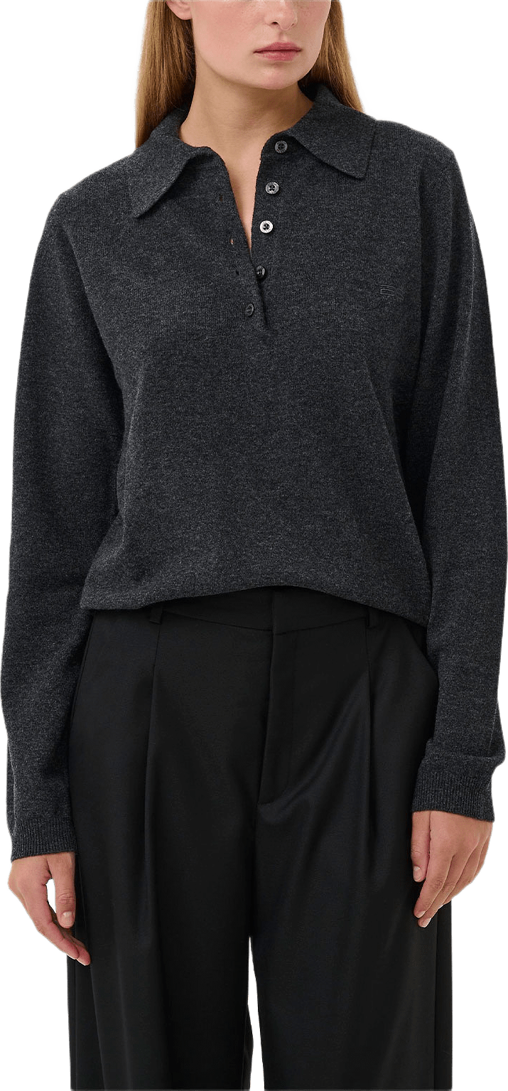 GZmanzi Polo Pullover, från Gestuz, i färgen Deep Graphite Melange.