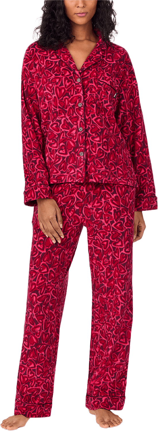 Tis this season Pajama set, från DKNY, i färgen Fig Heartlines.