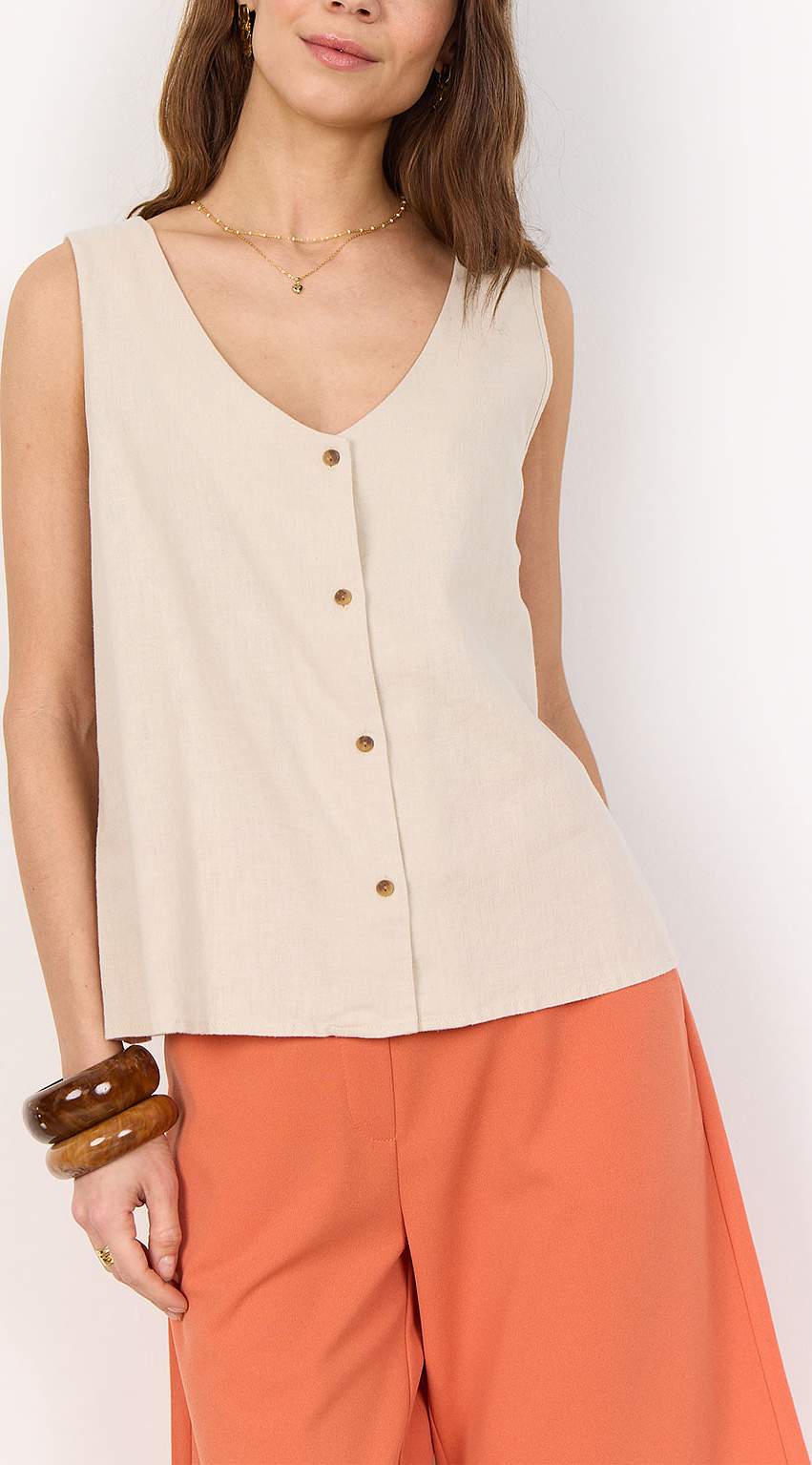 Sc-Ina 66 Top, från Soyaconcept, i färgen Sand.