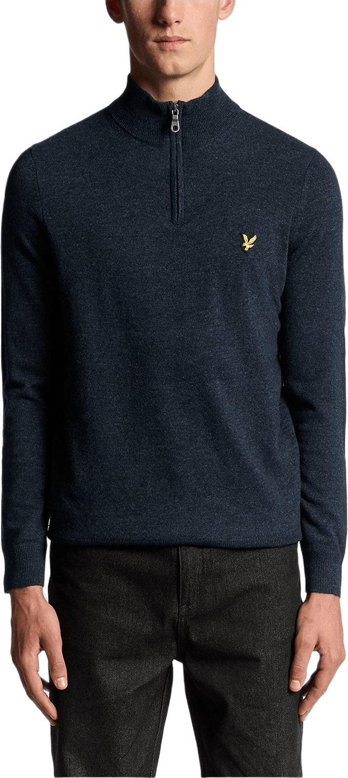 Lambswool Blend Quarter Zip Jumper, från Lyle & Scott, i färgen Dark Navy Marl.