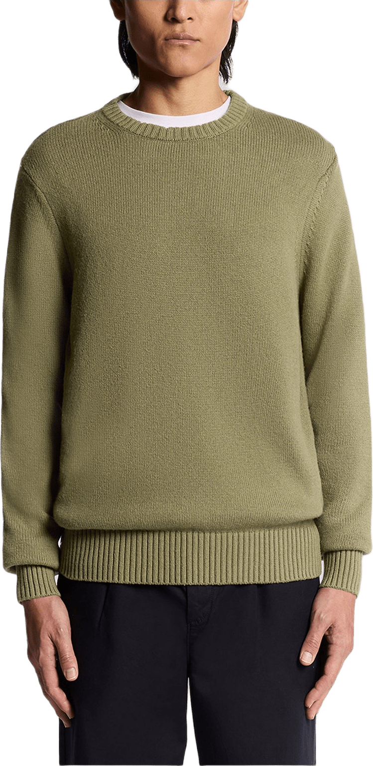 Military Crew Neck Jumper, från Lyle & Scott, i färgen Dusky Green.