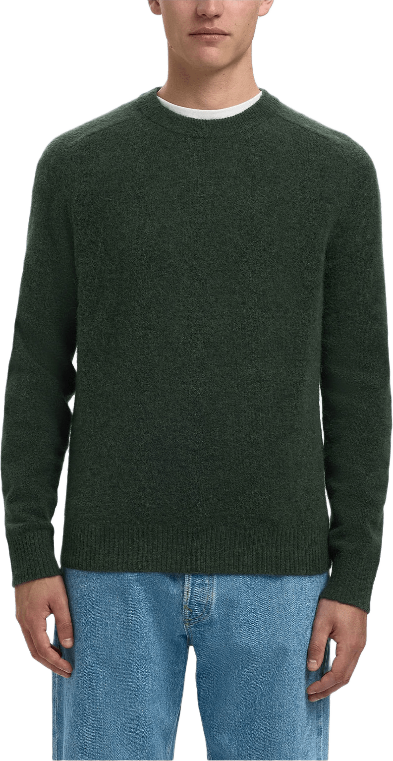 SLHRAI Pullover, från Selected Homme, i färgen Deep Forest.