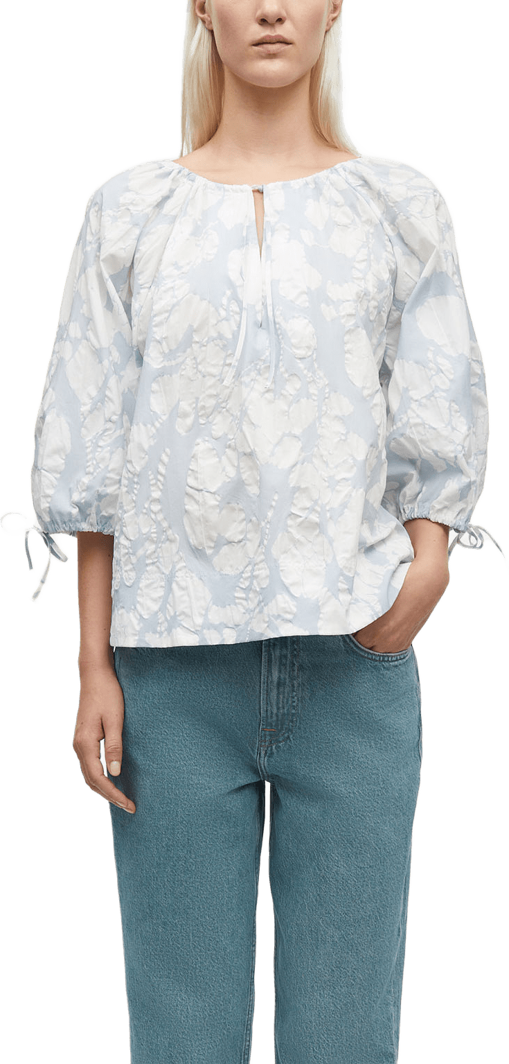 SAMATERA SS BLOUSE 15644, från SAMSOE SAMSOE, i färgen Peony Egret.