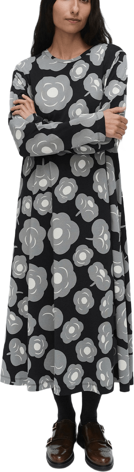 LEHTOKIELO TUMMA Dress, från Marimekko, i färgen Black, Grey, Off White.