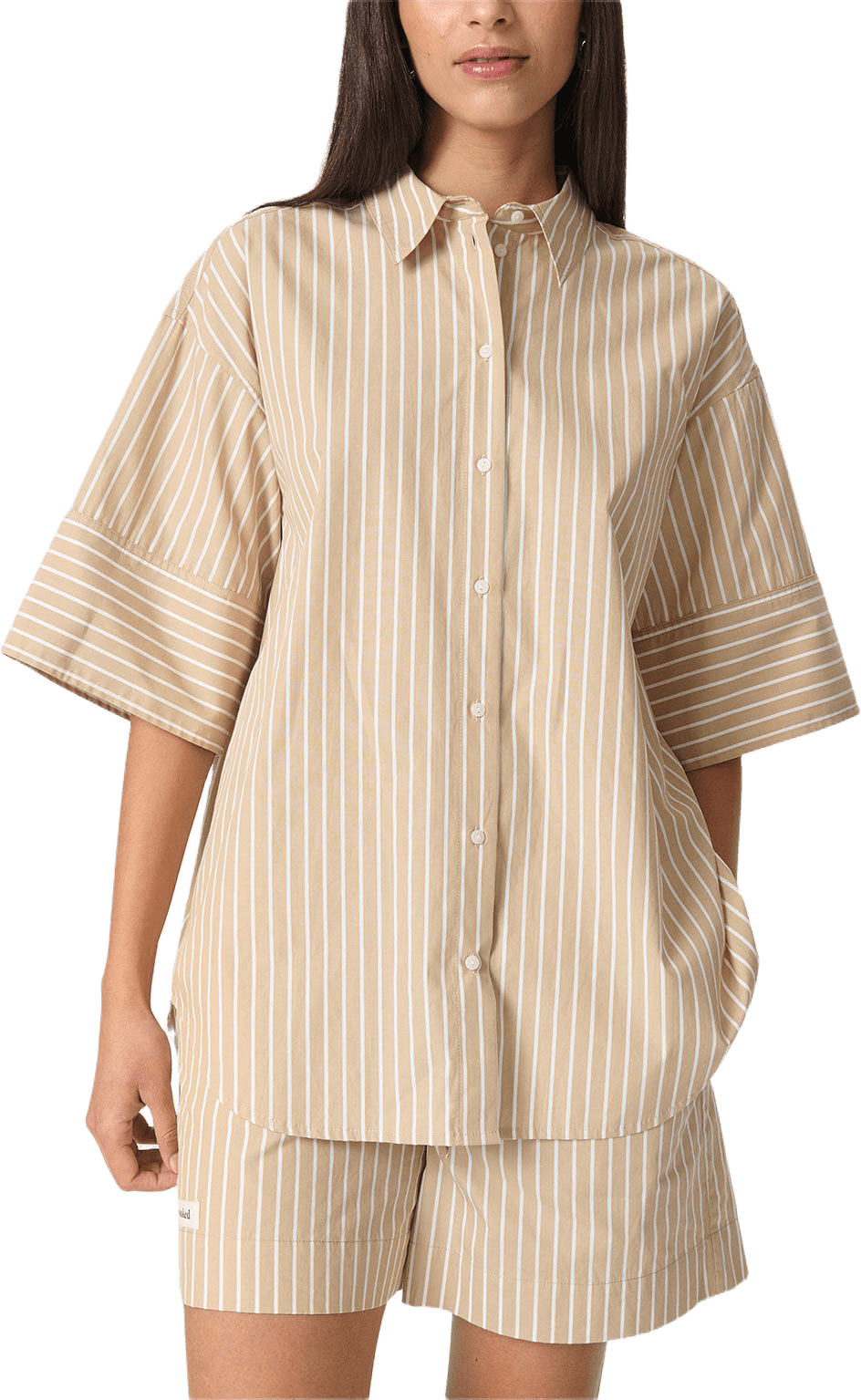 Kaily Shirt SS, från Soaked In Luxury, i färgen Travertine Stripes.