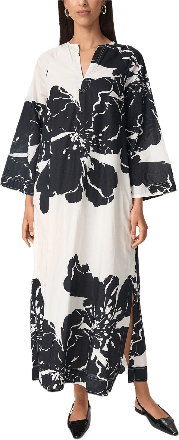 Joanne Kaftan Dress, från Soaked In Luxury, i färgen Whisper White Mega Flower.