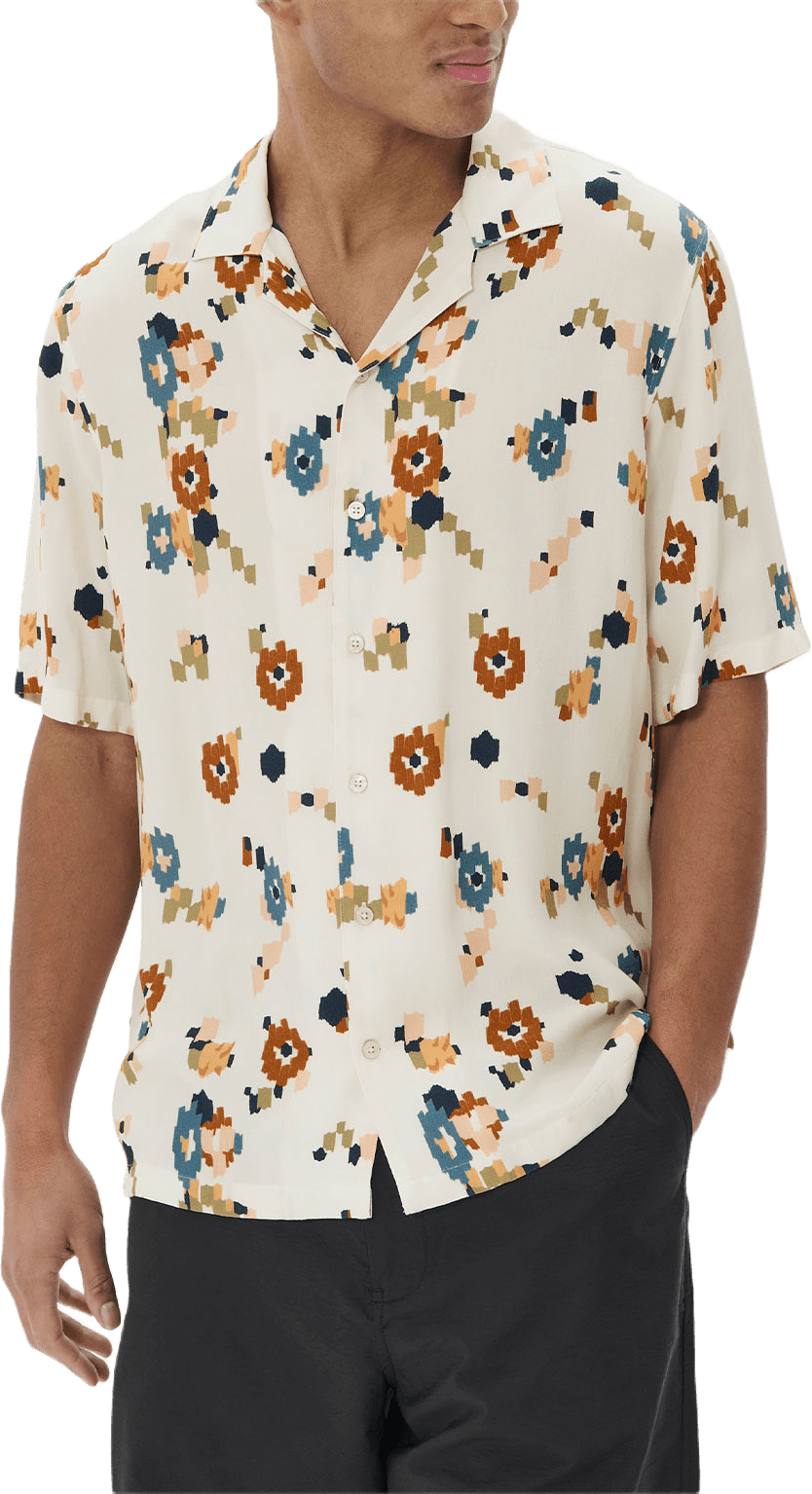 Klampo Shirt, från Matinique, i färgen Nuthatch.