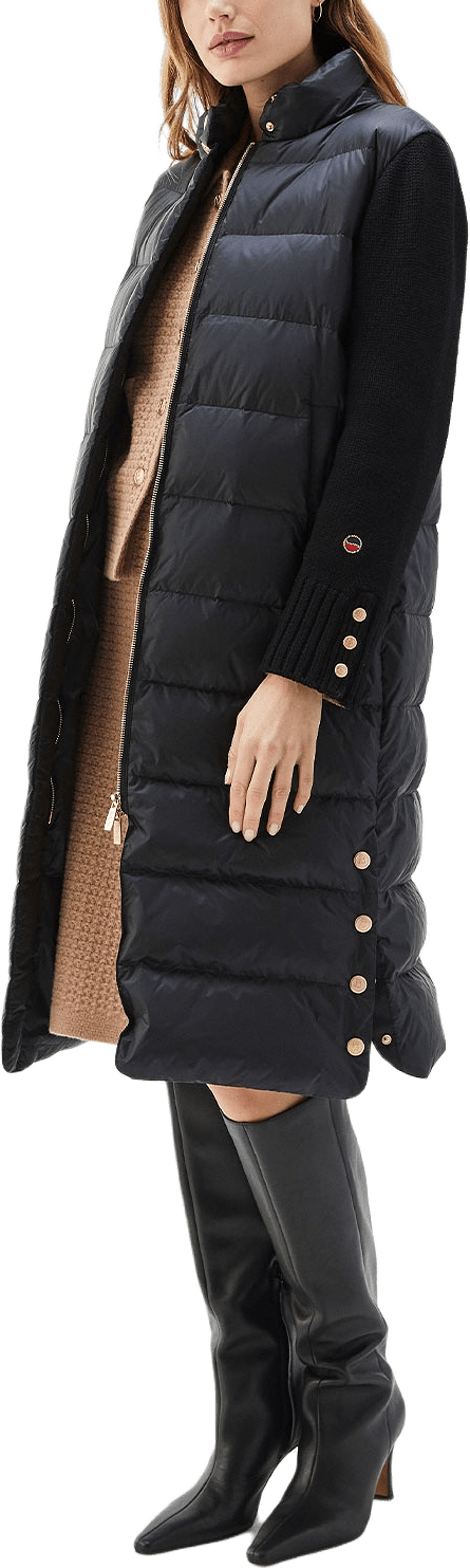 Celia Down Coat, från Busnel, i färgen Black.