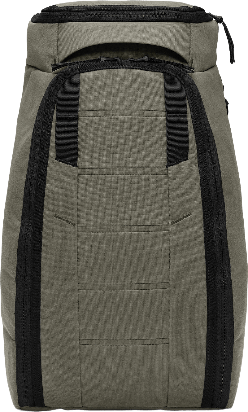 Hugger Backpack 20L, från DB, i färgen Forest Green.