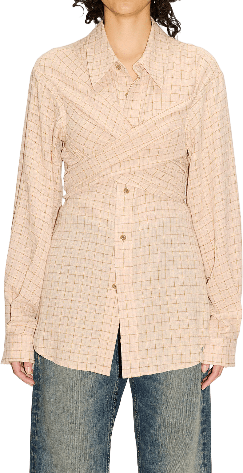 Twisty shirt, från Hope, i färgen Airy Pink Check.
